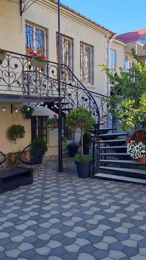 Hotel House On Ganja Street à Koutaïssi Extérieur photo